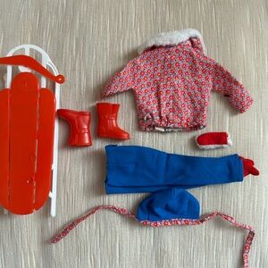 Mattel Winter Adventure Set - Red and Blue
Missing one mitten